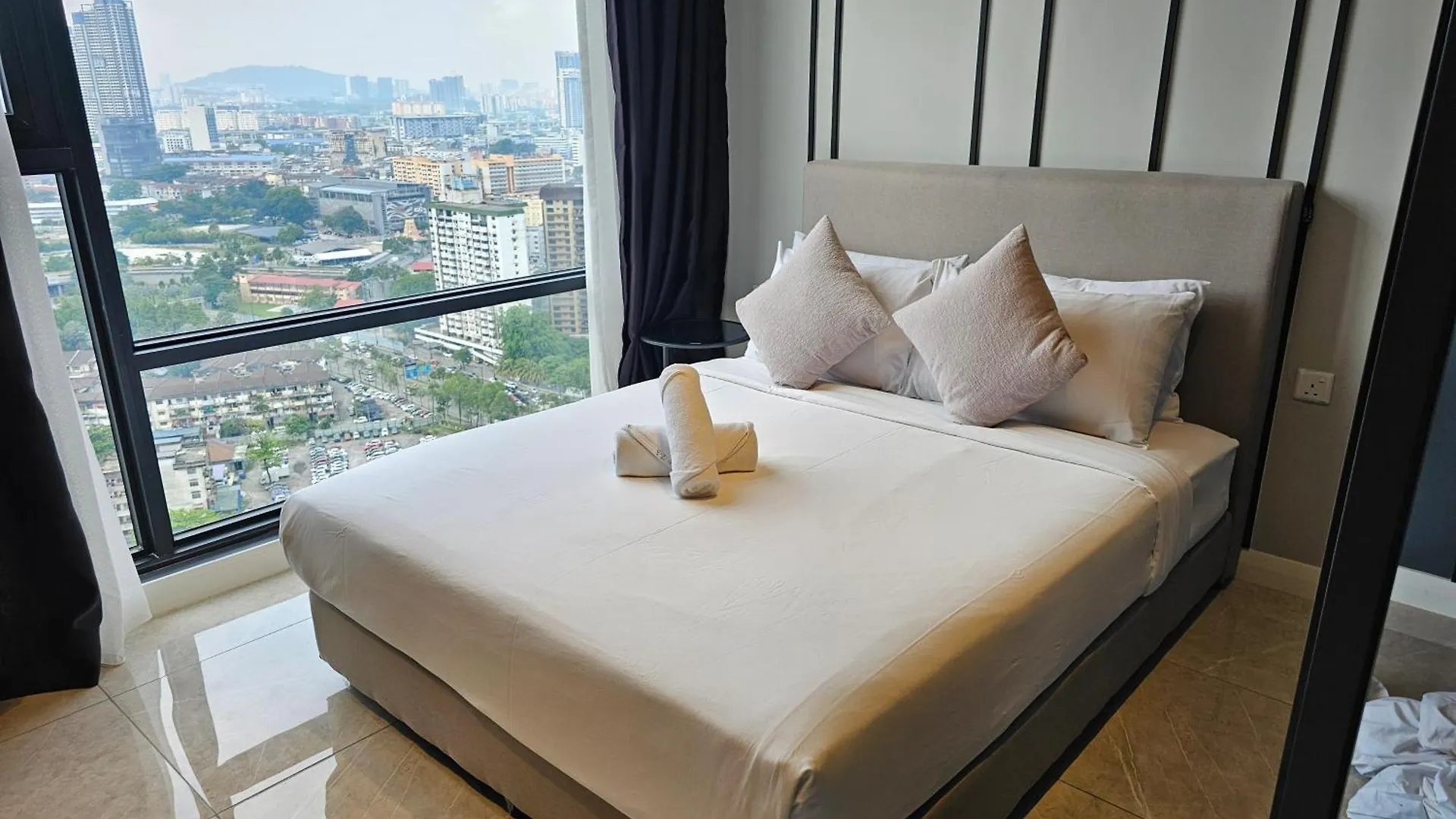 Axon Infinity Pool Kl Apartment Kuala Lumpur