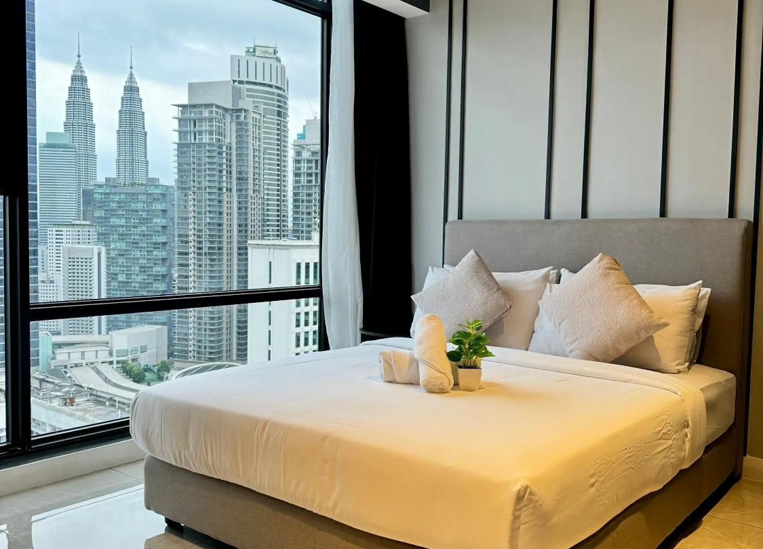 Axon Infinity Pool Kl Apartment Kuala Lumpur